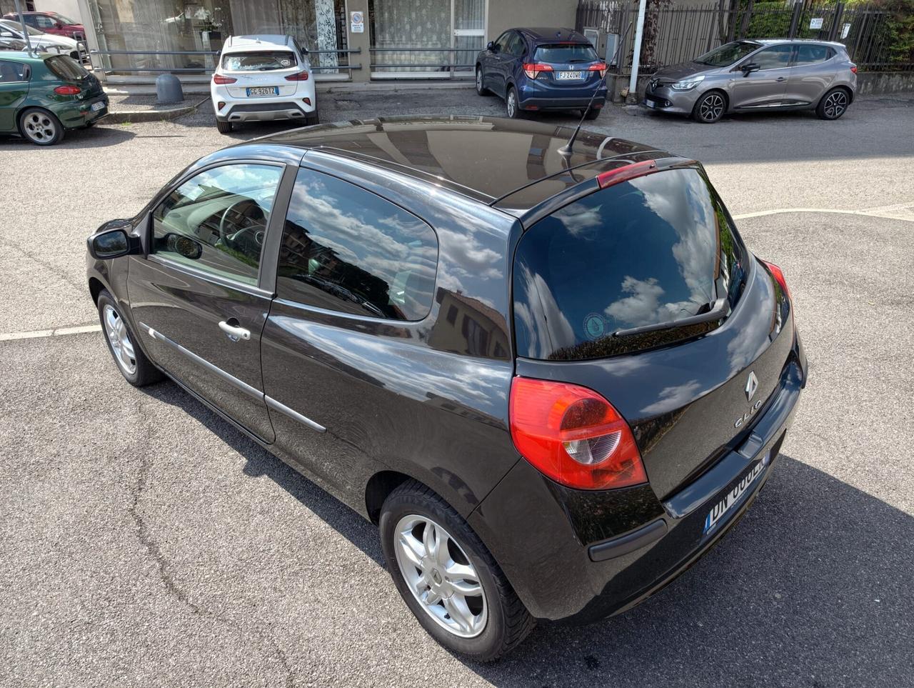 Renault Clio 1.2 16V 3 porte Le Iene