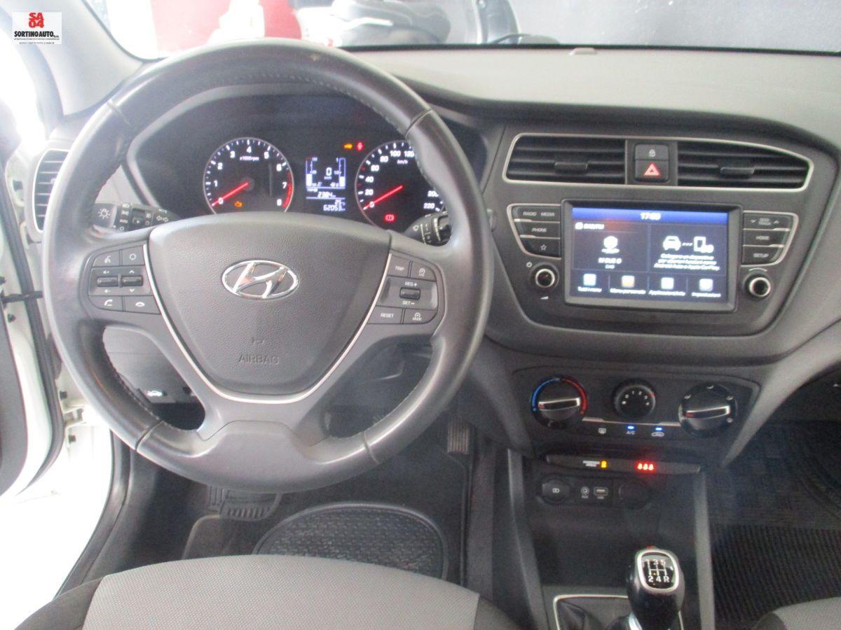 HYUNDAI i20 1.2 5p. Connectline-2020 KM60000