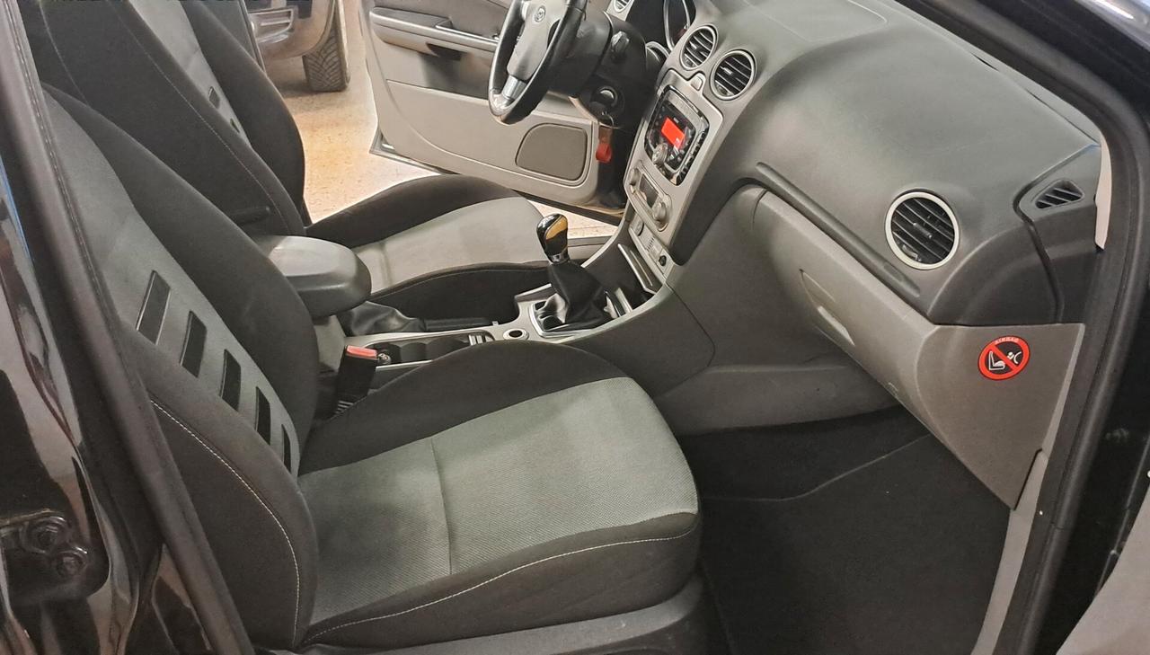 Ford Focus 1.6 5p. Bz.- GPL Titanium