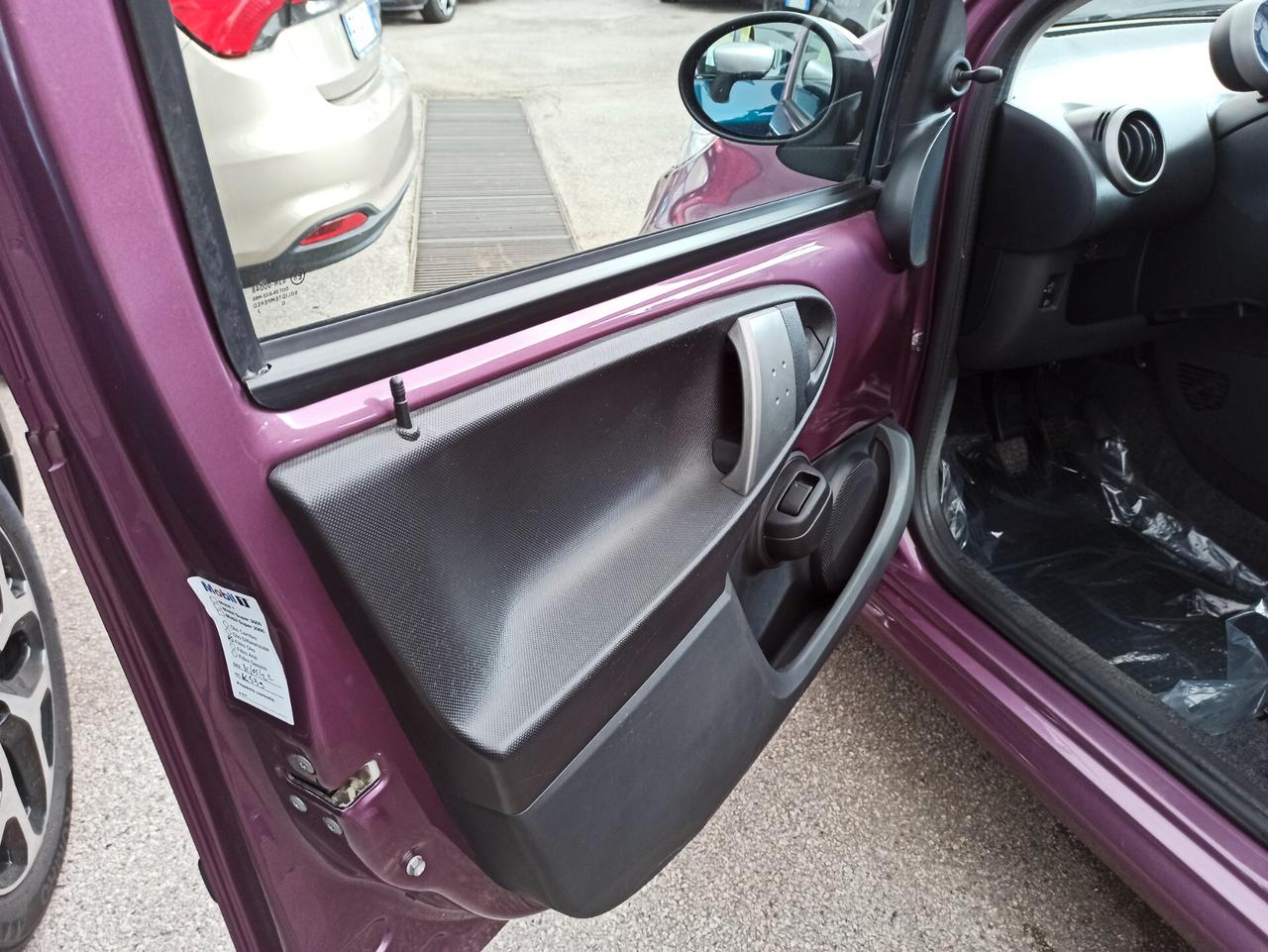 Peugeot 107 1.0 68CV 5p. Superga