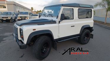 Land Rover Defender 90 2.2 TD4 Station Wagon N1