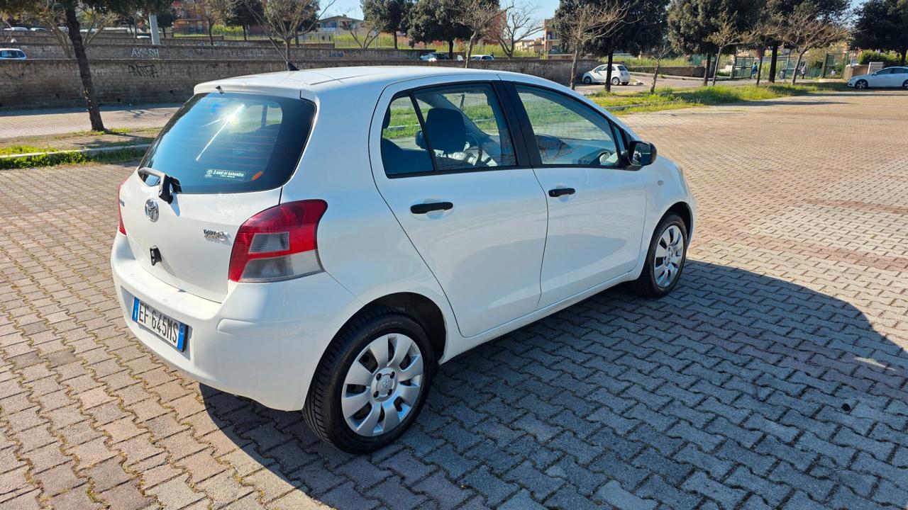 Toyota Yaris 1.0 5 porte Now
