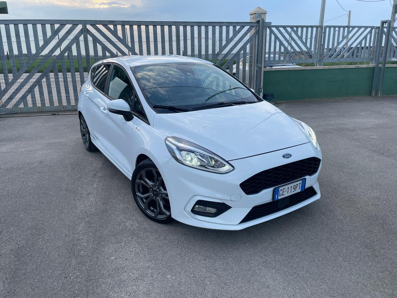 Ford Fiesta 1.0 Ecoboost Hybrid 125 CV 5 porte ST-Line