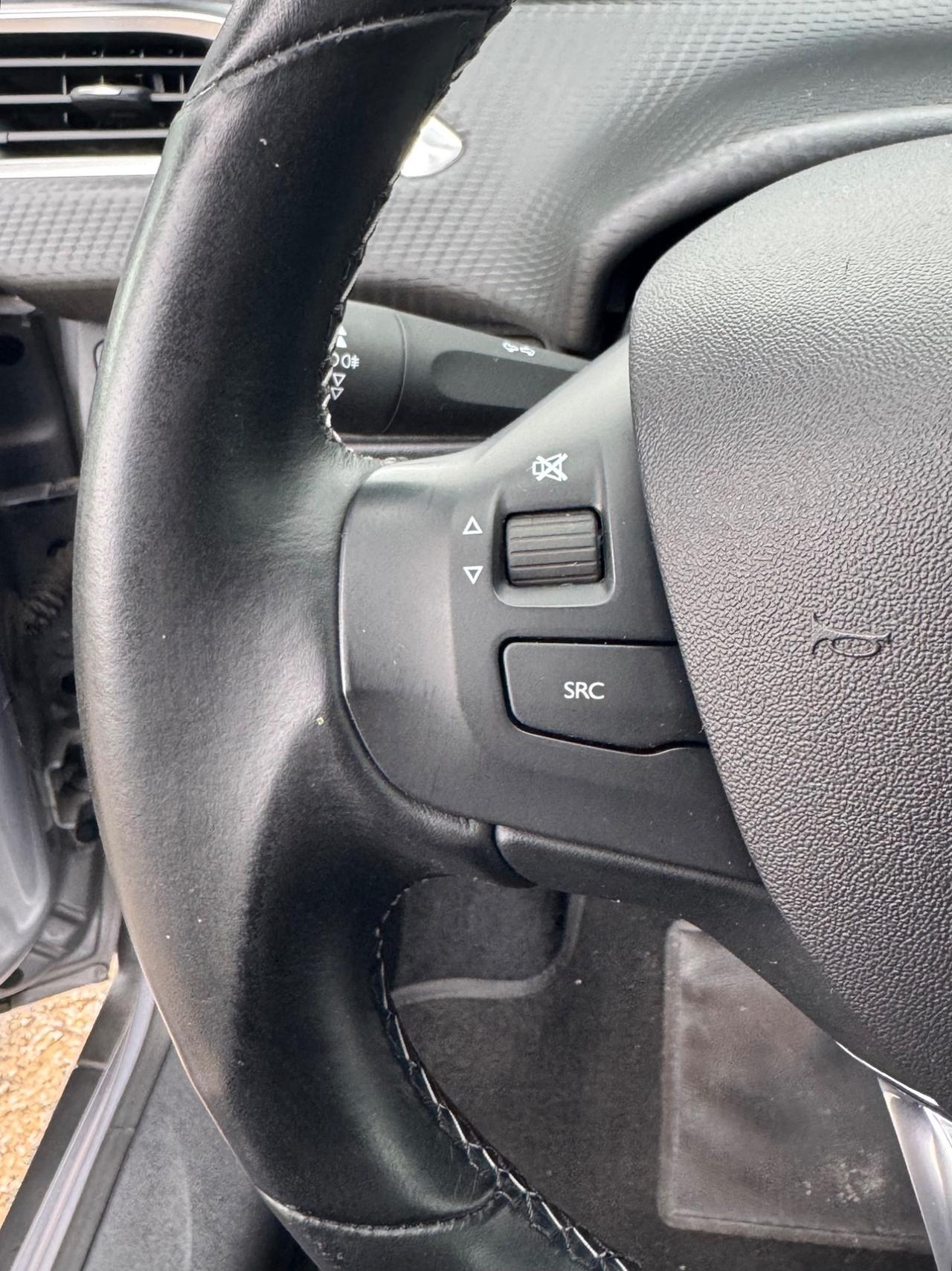 Peugeot 2008 1.5 hdi SOLO 59.000 KM/ALLURE