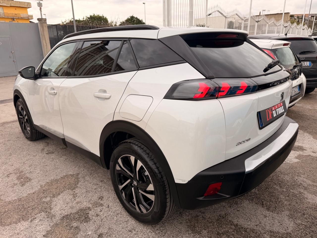 Peugeot 2008 1.5 BlueHDi 130 EAT8 Allure NAVI CAR PLAY