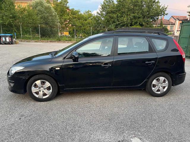 HYUNDAI i30 CW 1.6 CRDi 90CV 6m senza nessun lavoro da fare