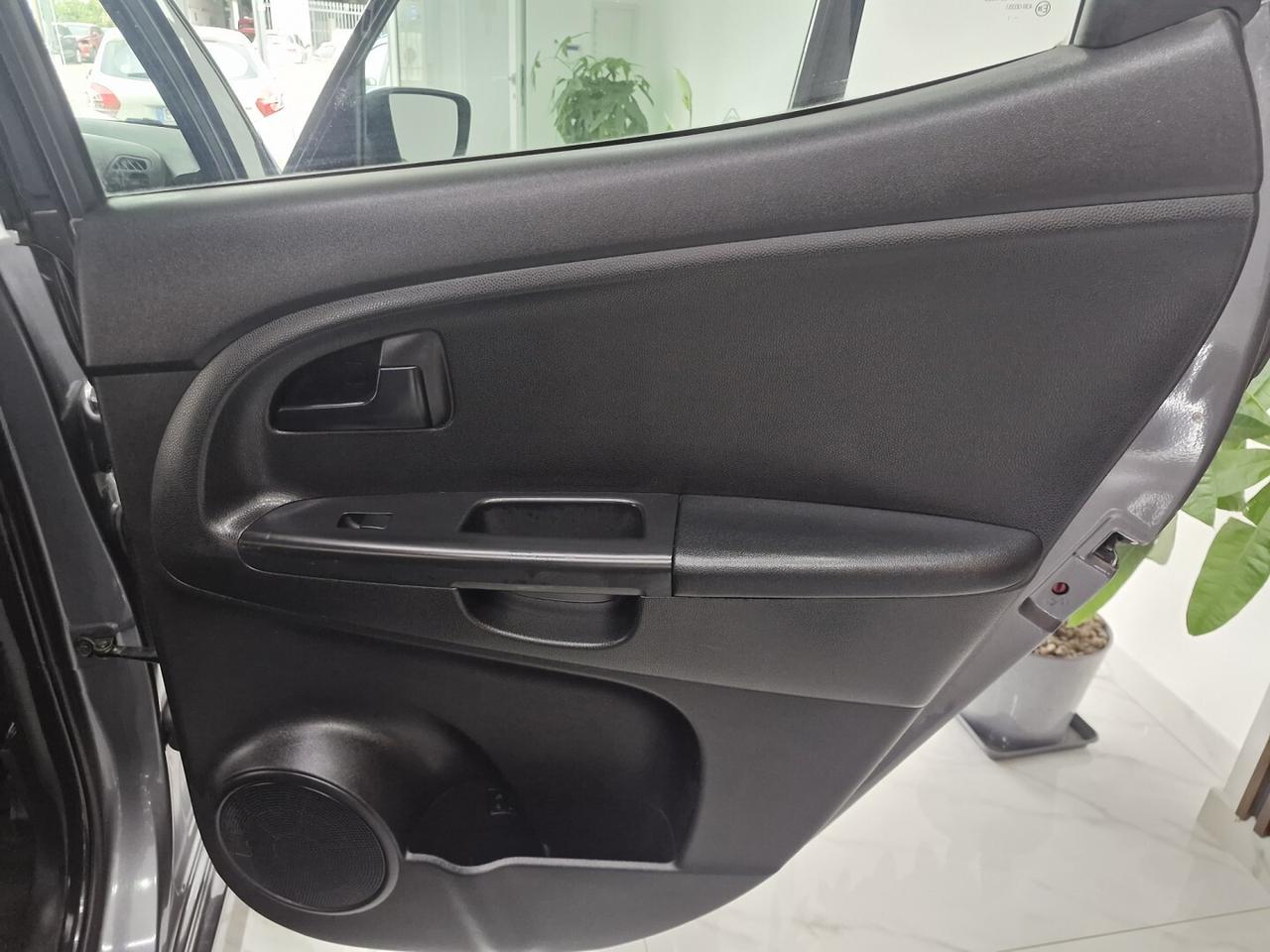 KIA VENGA 1.4 CRDi 90CV Cool