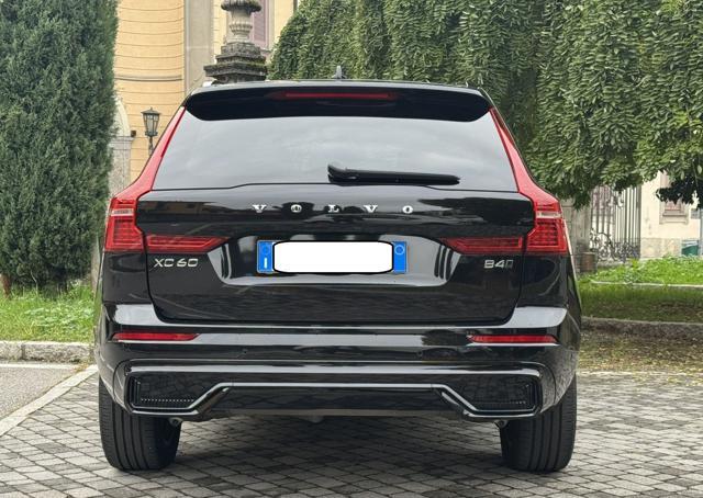 VOLVO XC60 B4 (d) AWD automatico Plus Dark