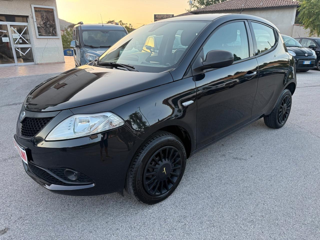 Lancia Ypsilon 0.9 TwinAir 5 porte Metano Ecochic Elefantino Blu
