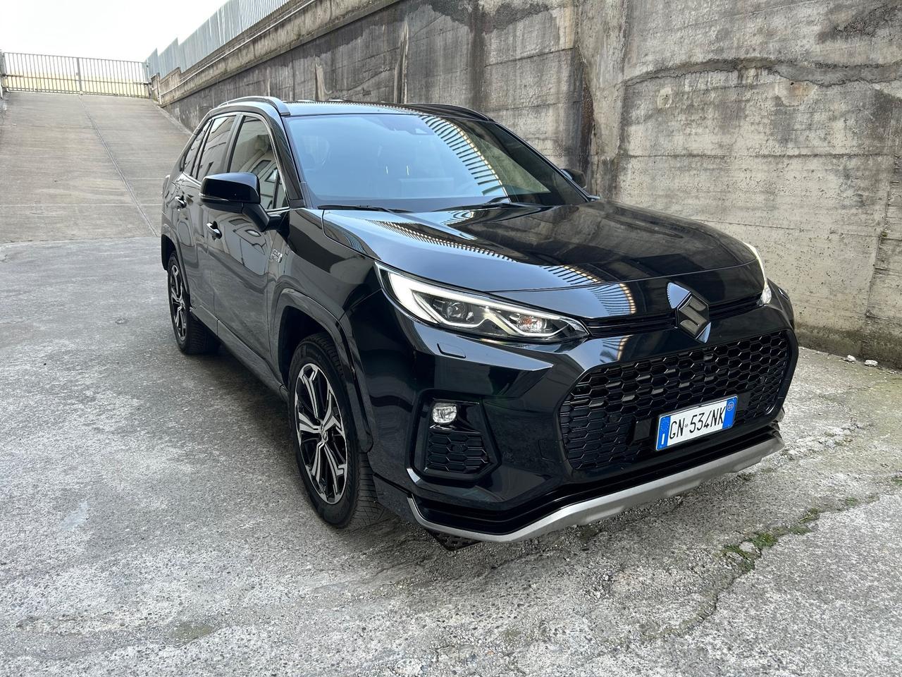 Suzuki Across 2.5 Plug-in Hybrid E-CVT 4WD Top