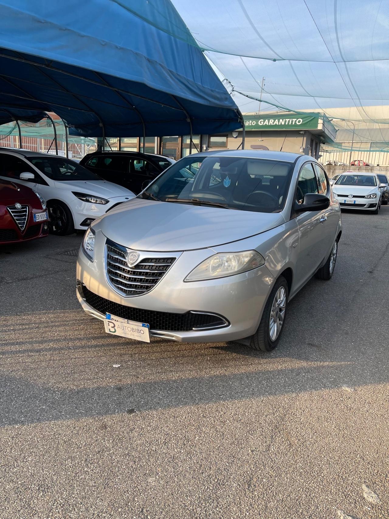 Lancia Ypsilon 1.2 69 CV 5 porte S&S Silver