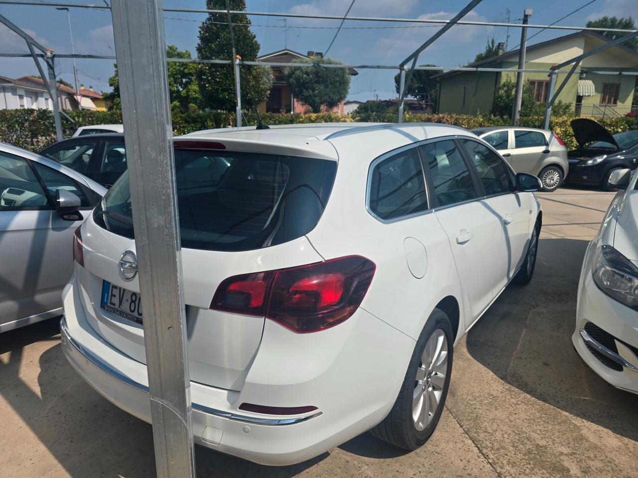 Opel Astra 1.7 CDTI 110CV Sports Tourer Cosmo Fleet