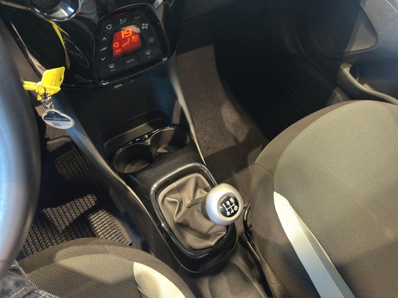 Toyota Aygo 5p 1.0 x-play my15