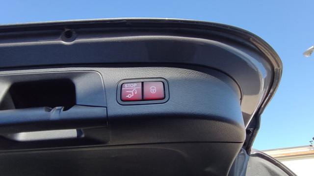 MERCEDES-BENZ GLA 200 d Premium AMG "MULTIBEAM"NAVI"CAMERA"KEYLESS