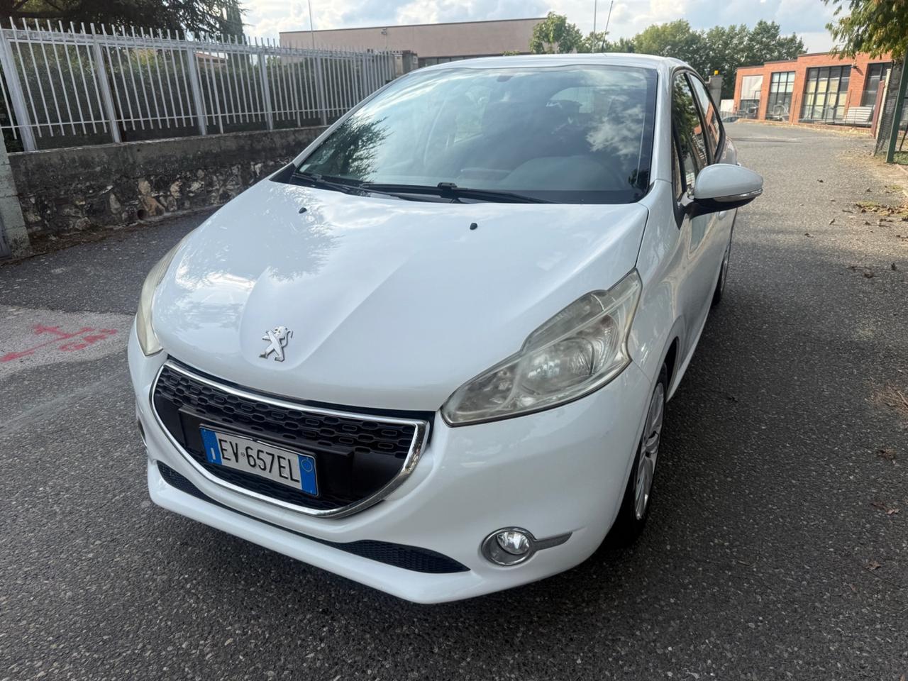 Peugeot 208 PureTech 82 5 porte Allure