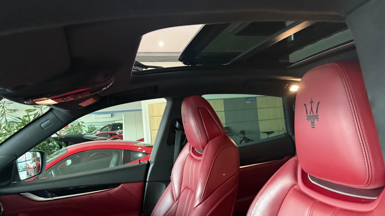 Maserati Levante V6 Diesel AWD Gransport tetto