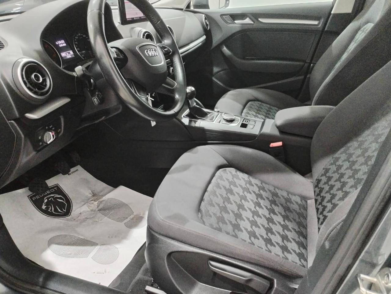 Audi A3 SPB 1.6 TDI clean diesel Attraction Ultra
