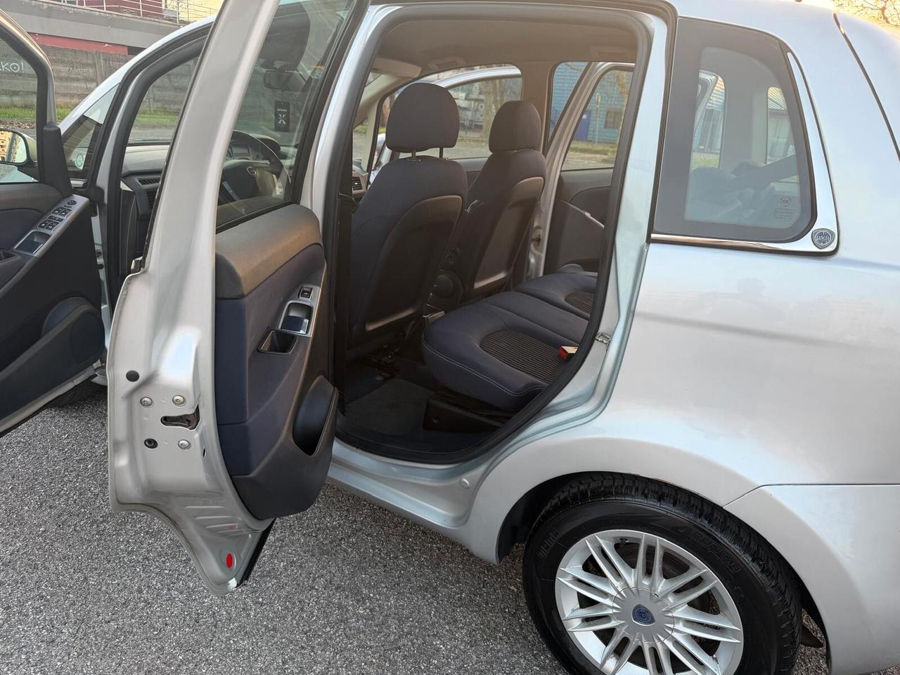 Lancia MUSA 1.4 16V Poltrona Frau