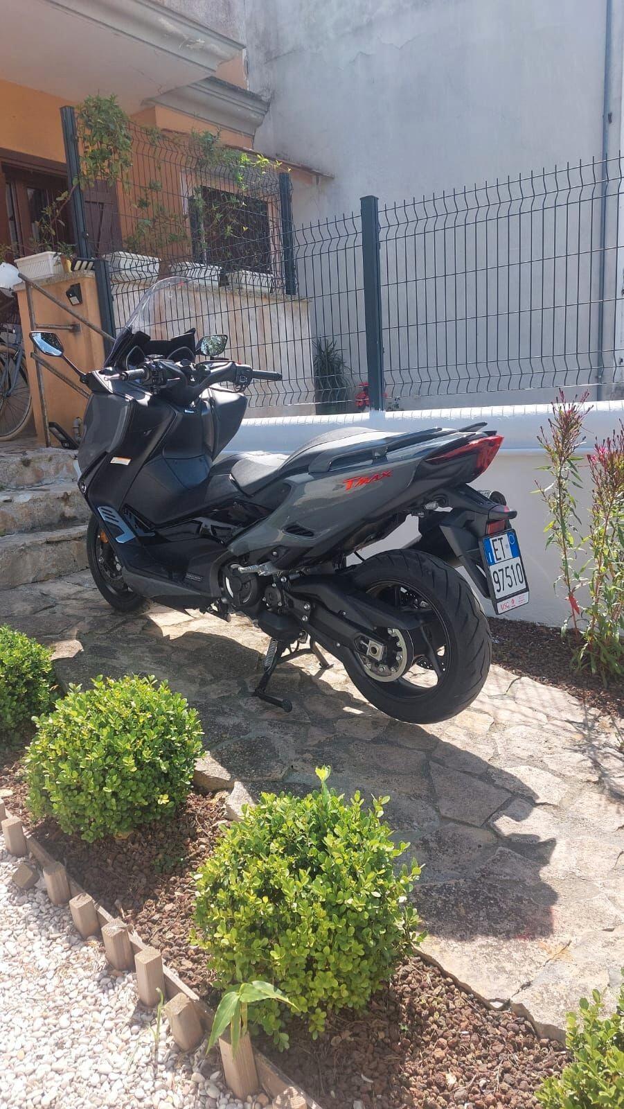 Yamaha T Max 560 Tech Max 2021 Akrapovic