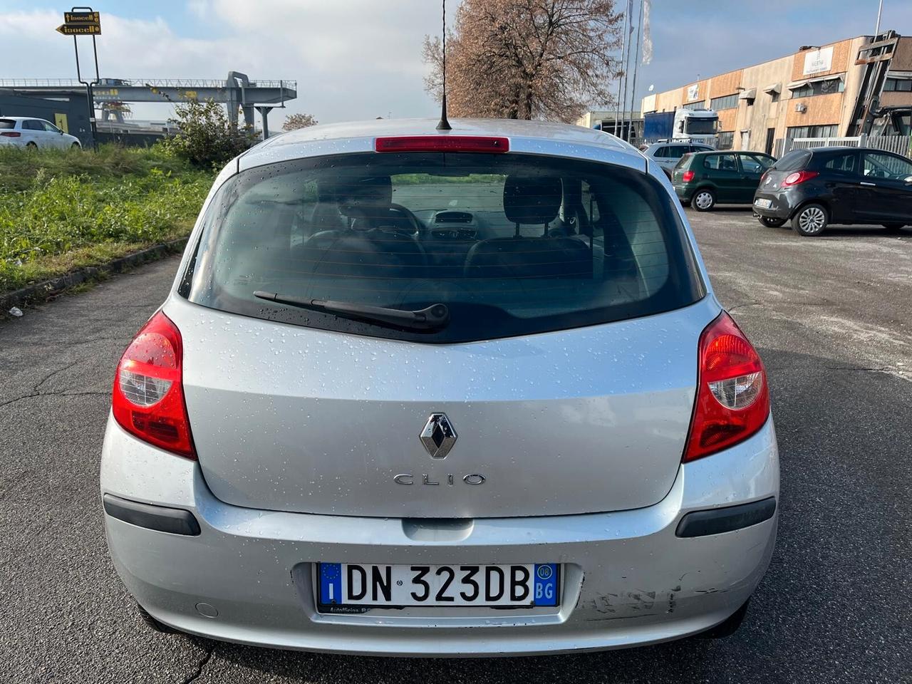 Renault Clio 1.1 3P 4U PACK