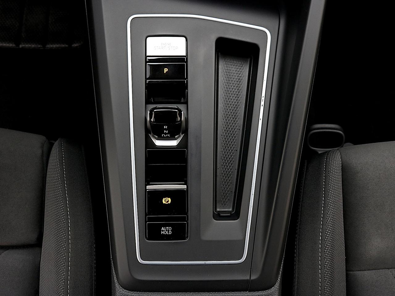 Volkswagen Golf 2.0 TDI DSG Style TETTO APRIBILE