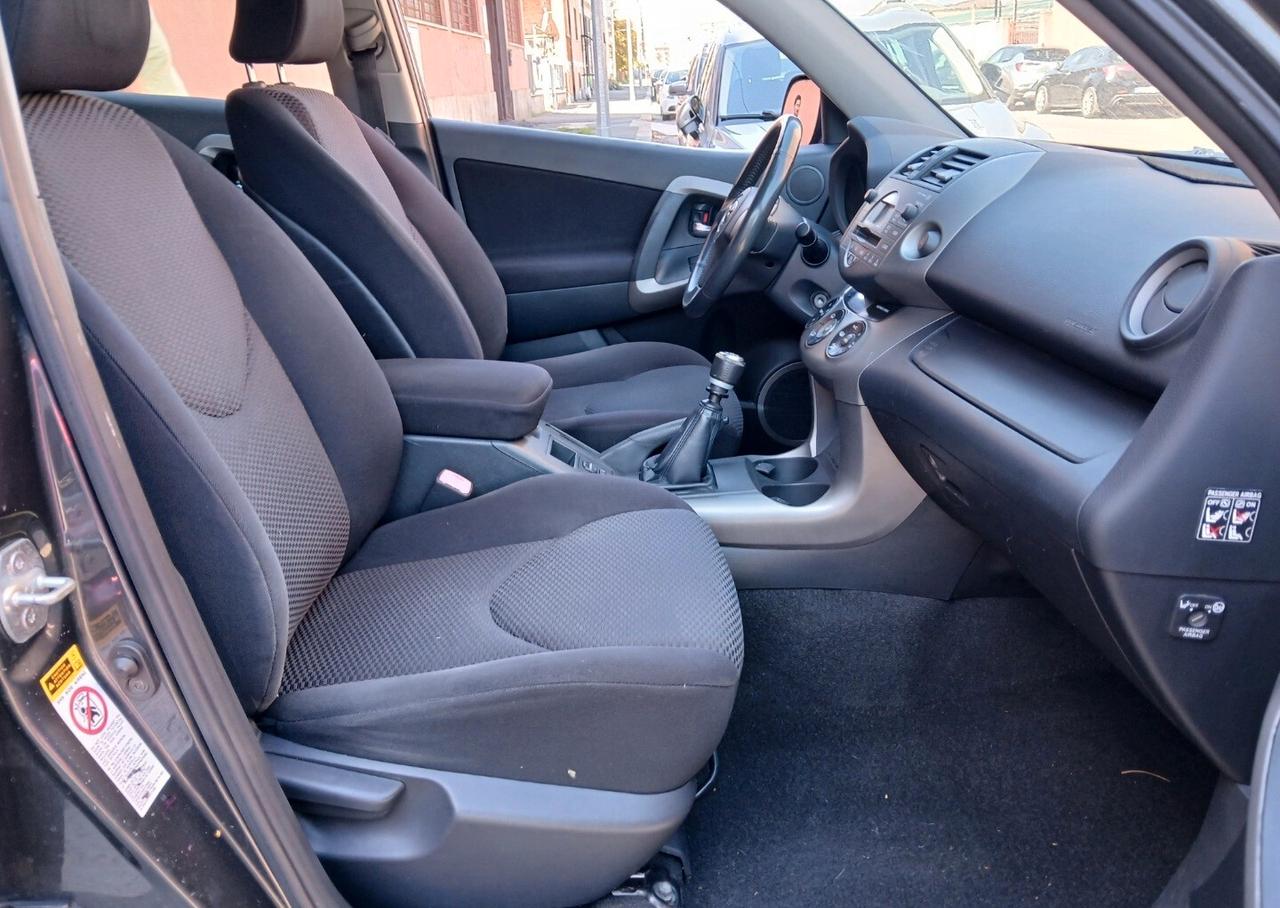 TOYOTA Rav4 Sol 2.200 D-4D 136cv 4WD