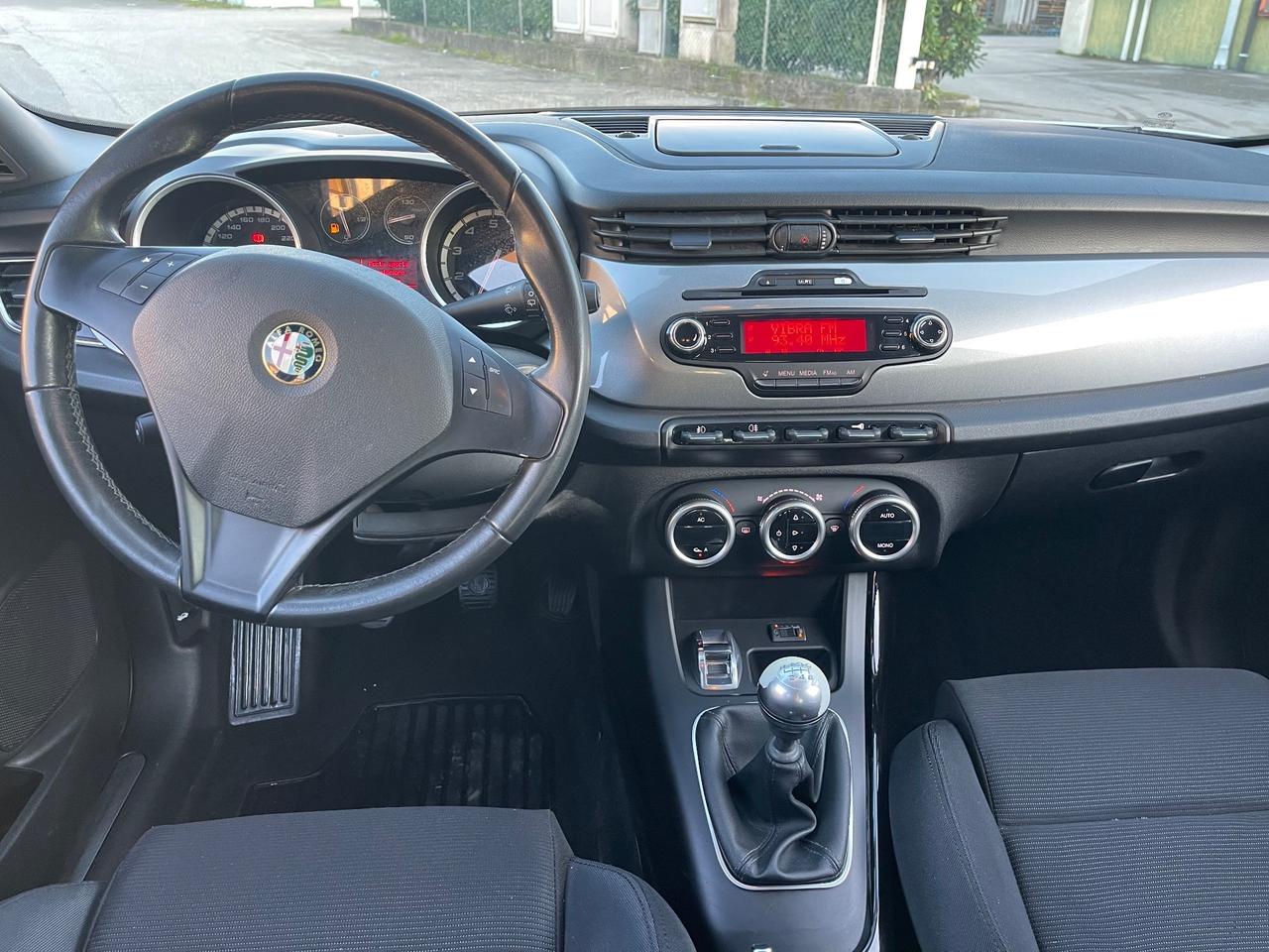 Alfa Romeo Giulietta 1.4Neopatentati GPL