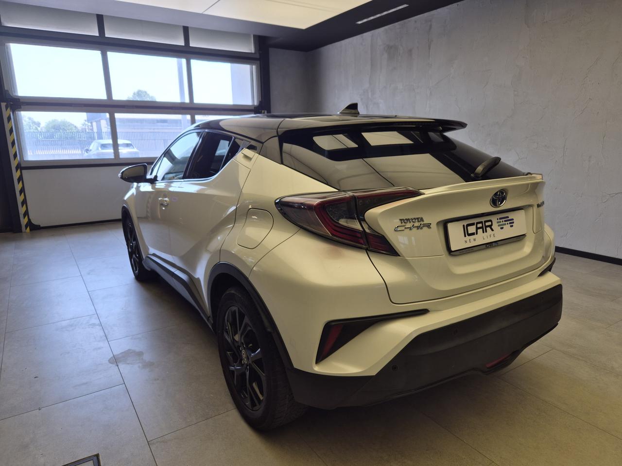 TOYOTA C-HR I - C-HR 1.8h Lounge 2wd e-cvt my18