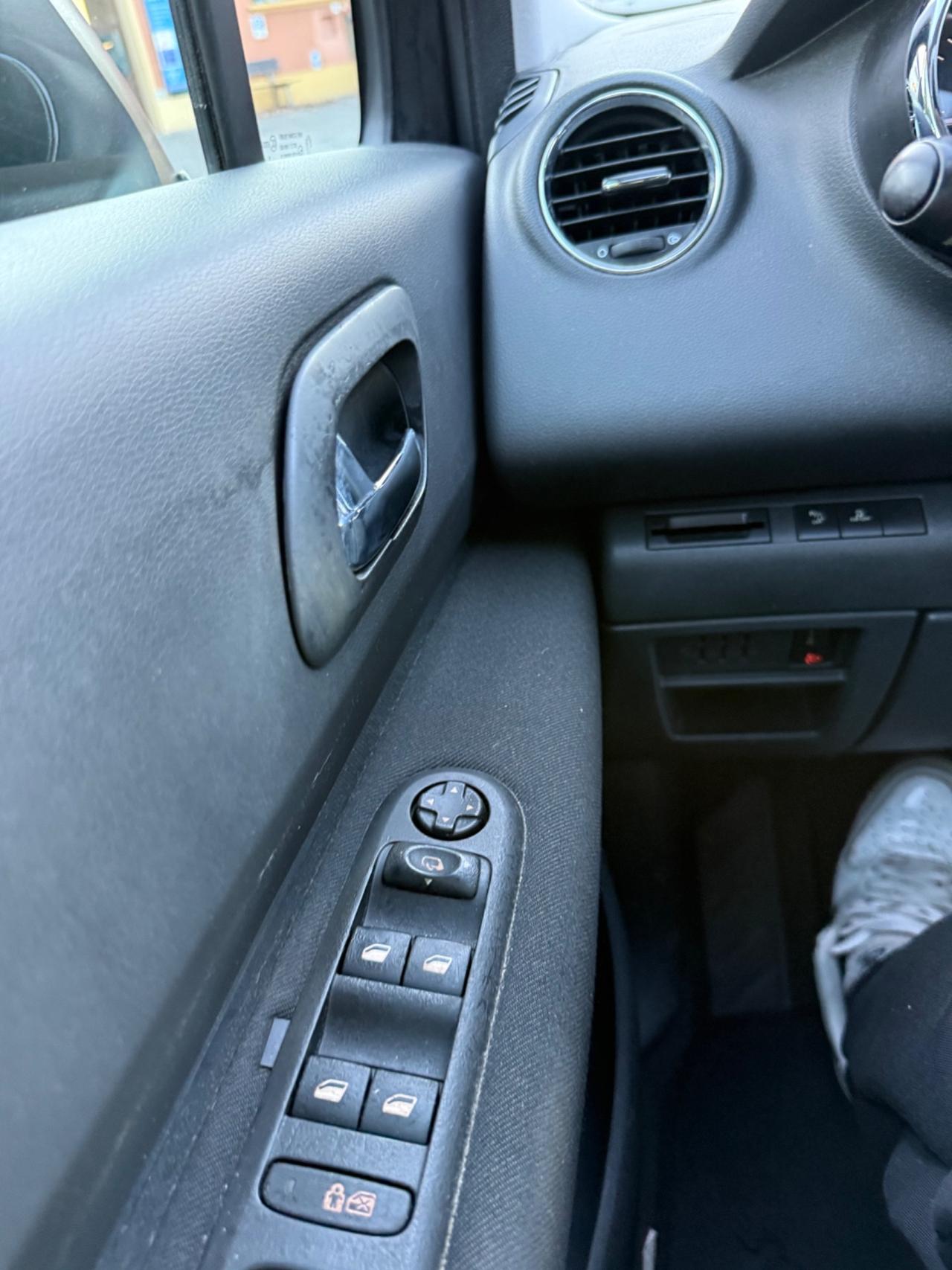 Peugeot 3008 1.6 HDi 110CV Outdoor