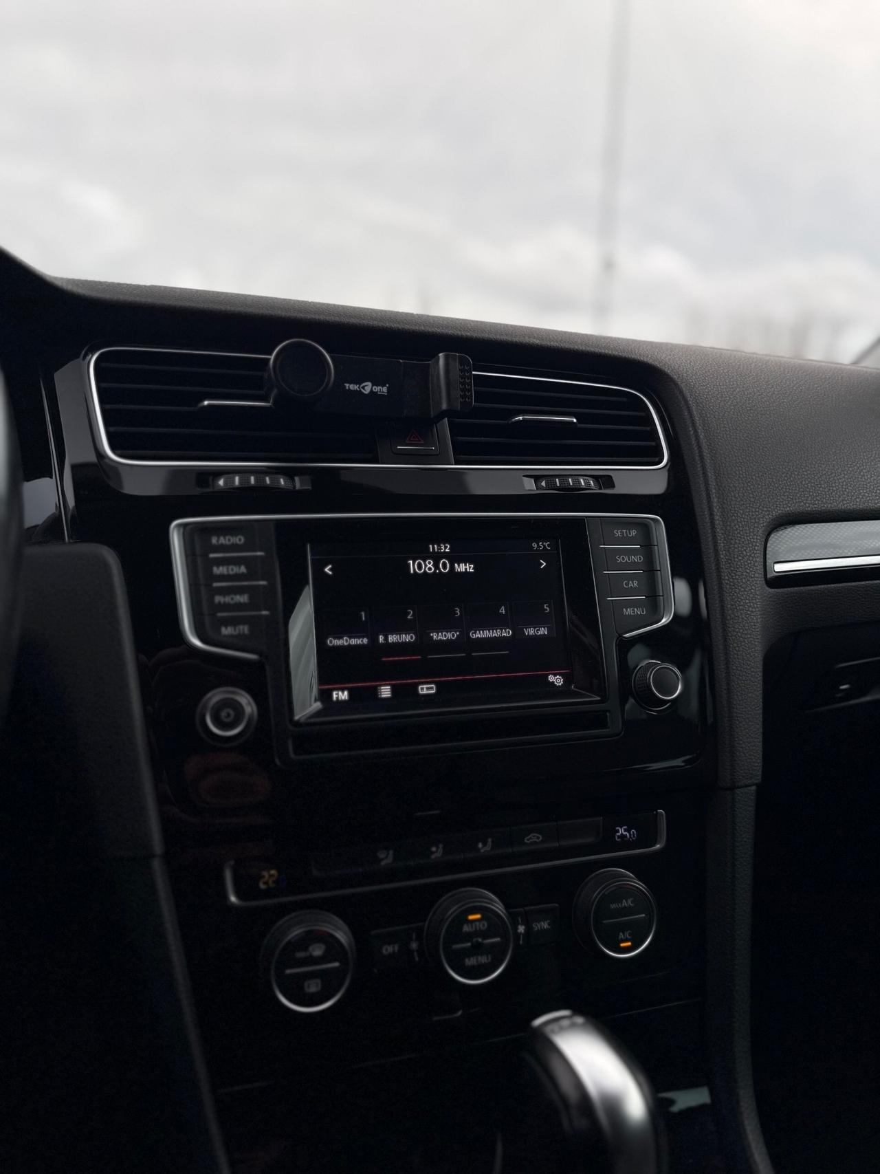 Volkswagen Golf 1.6 TDI 110cv DSG R-LINE ALLESTIMENTO