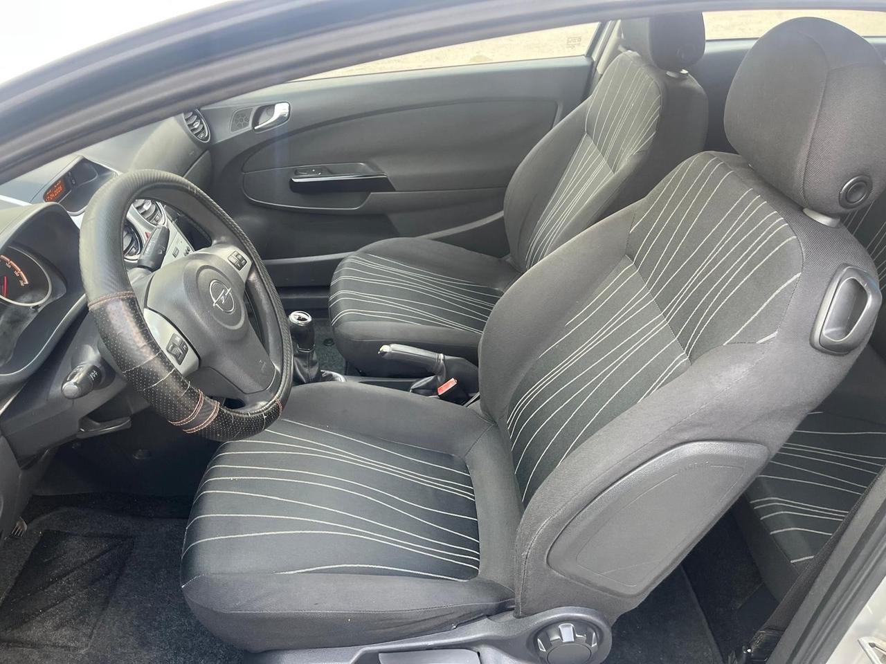 Opel corsa 3P-1.2 benz-km 127000-2009