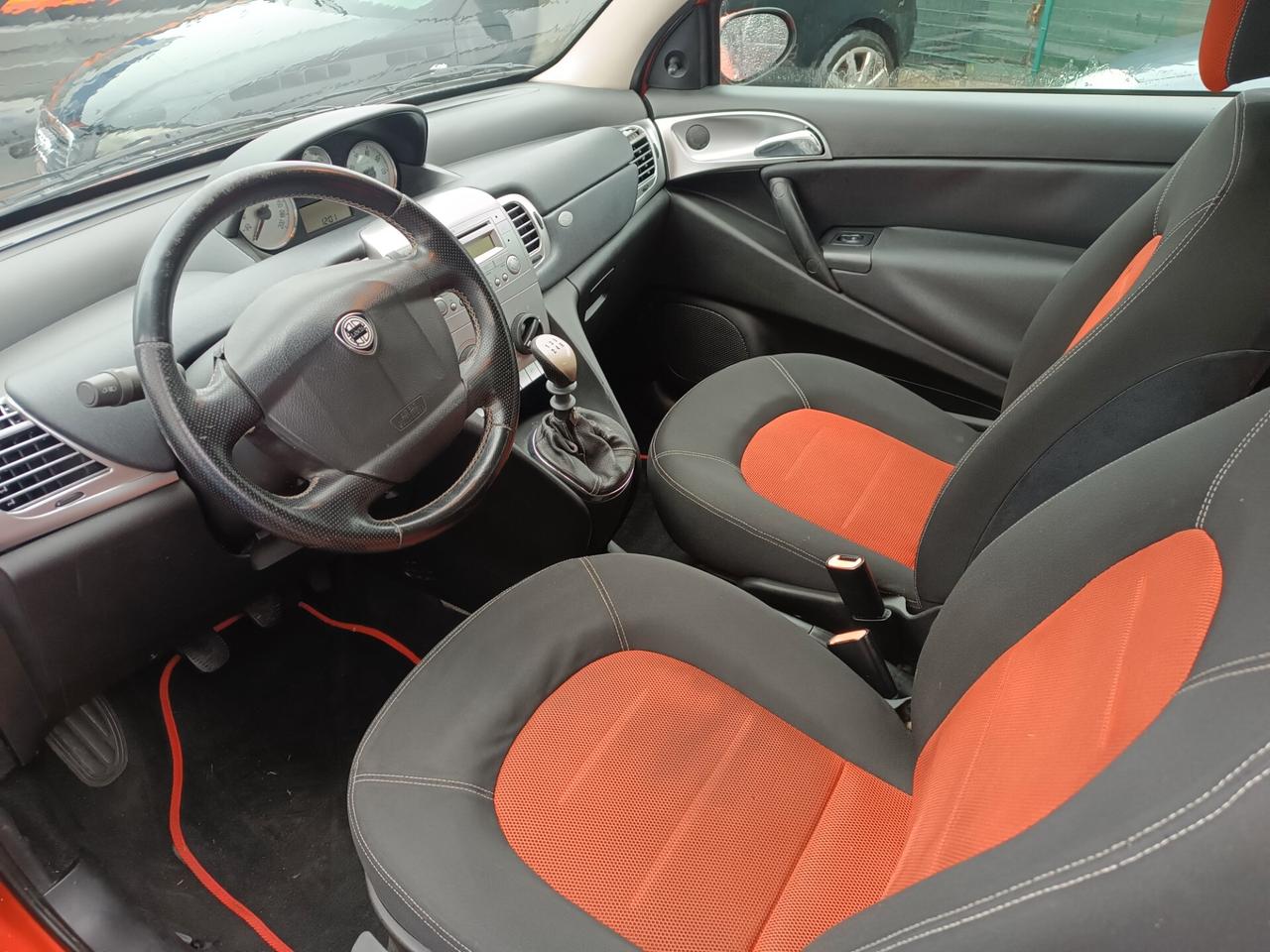 Lancia Ypsilon 1.2 Oro Bianco