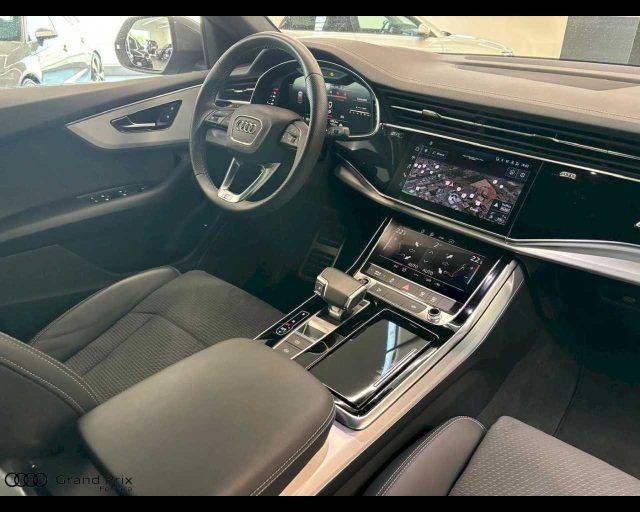 AUDI Q8 45 TDI quattro tiptronic Sport