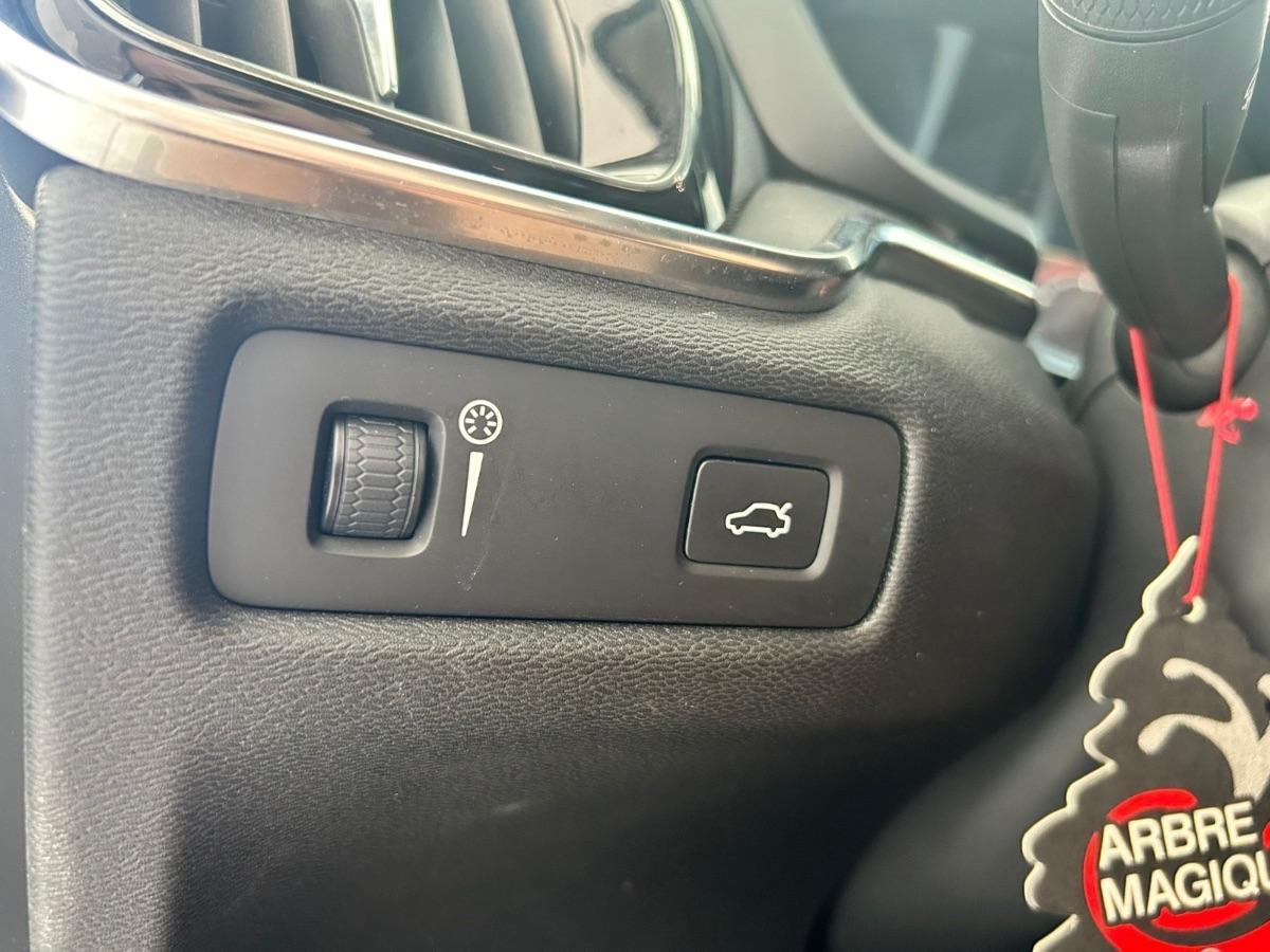 VOLVO - V60 - D3 Geartronic R-design