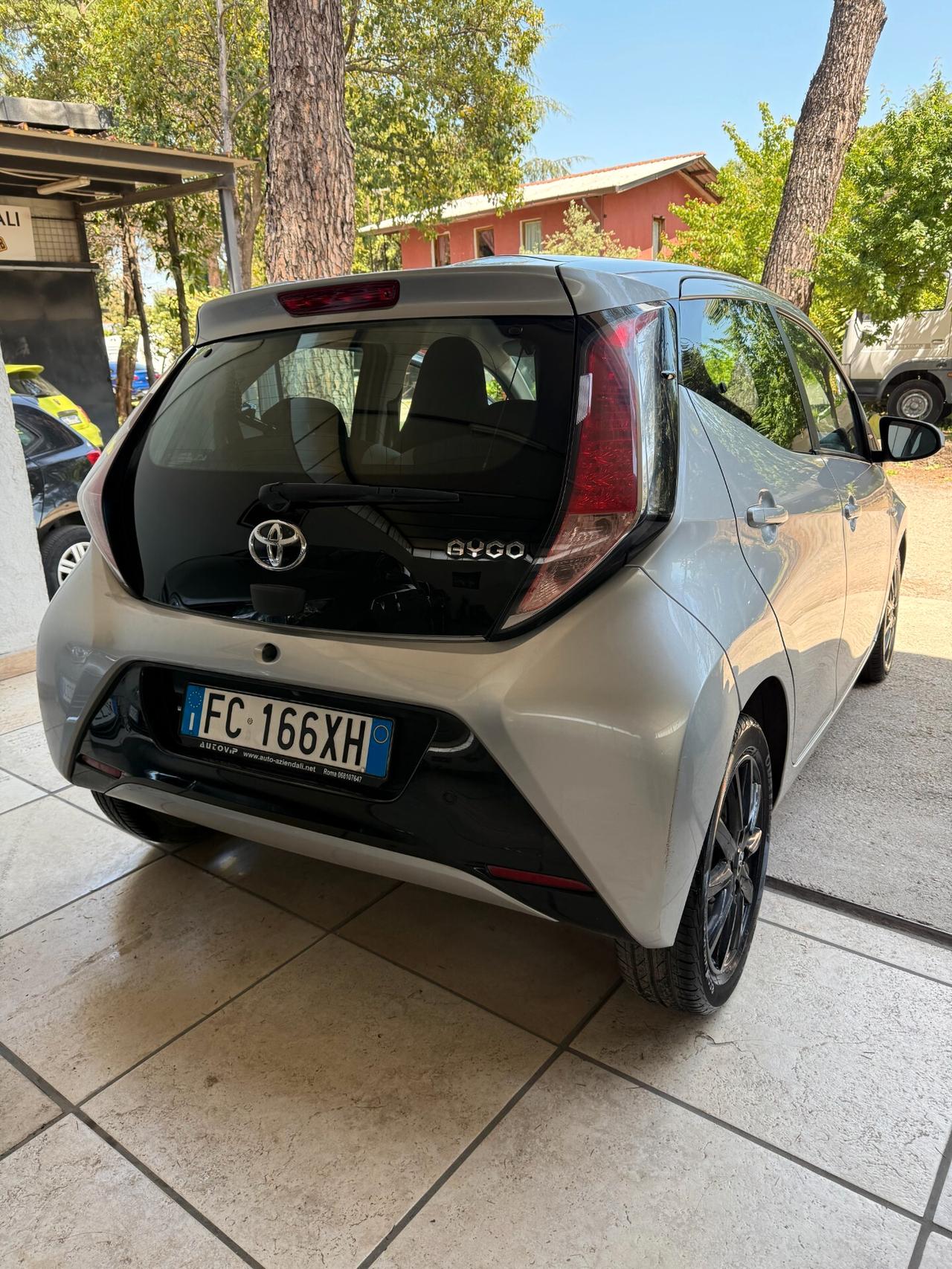 Toyota Aygo 1.0 VVT-i 69 CV 5 porte x-play