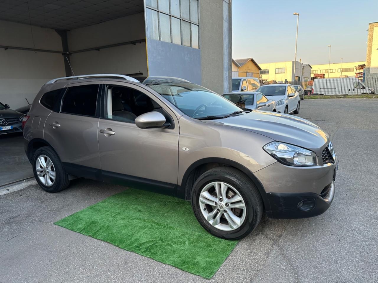 NISSAN QASHQAI 7 POSTI 1,6 BENZINA