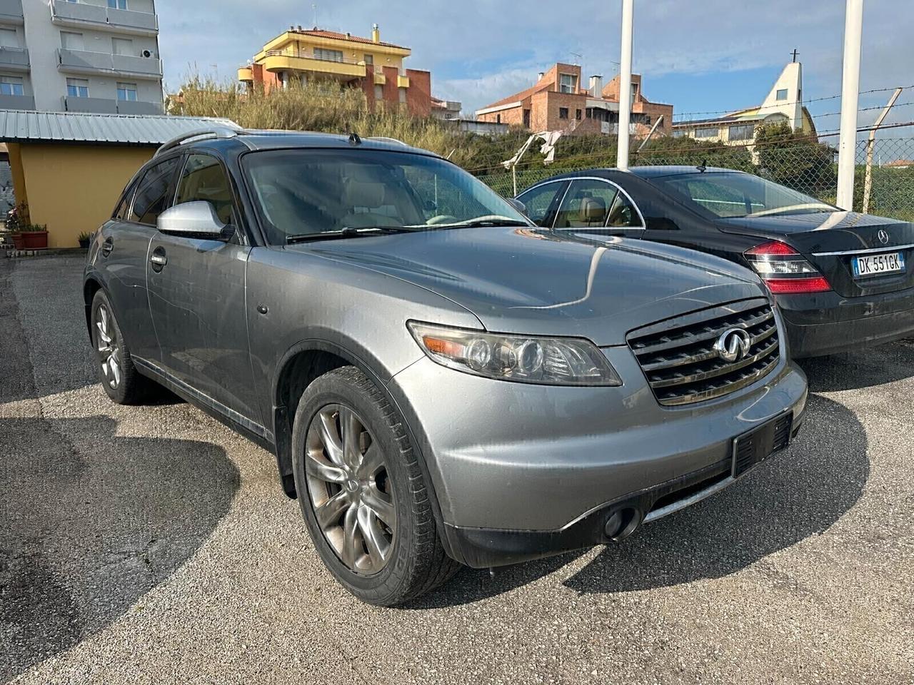 Infiniti FX 35 GPL GANCIO TRAINO