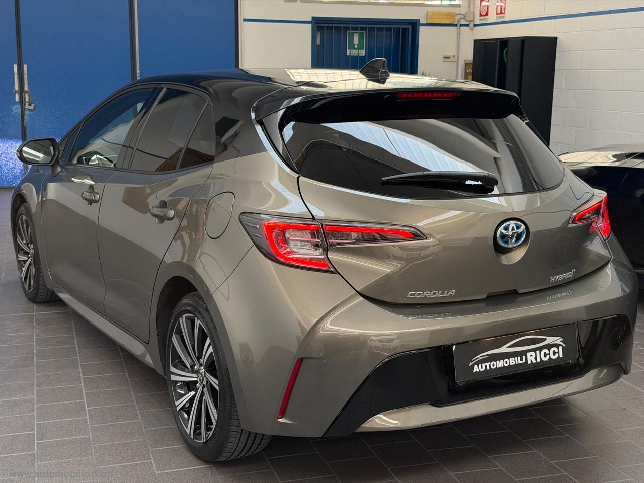 TOYOTA Corolla 1.8 Hybrid Style