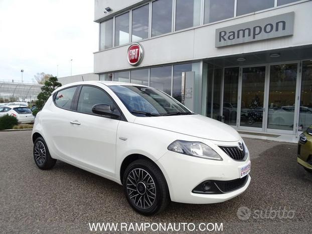 Lancia Ypsilon 1.0 FireFly 5 porte S&S Hybrid...