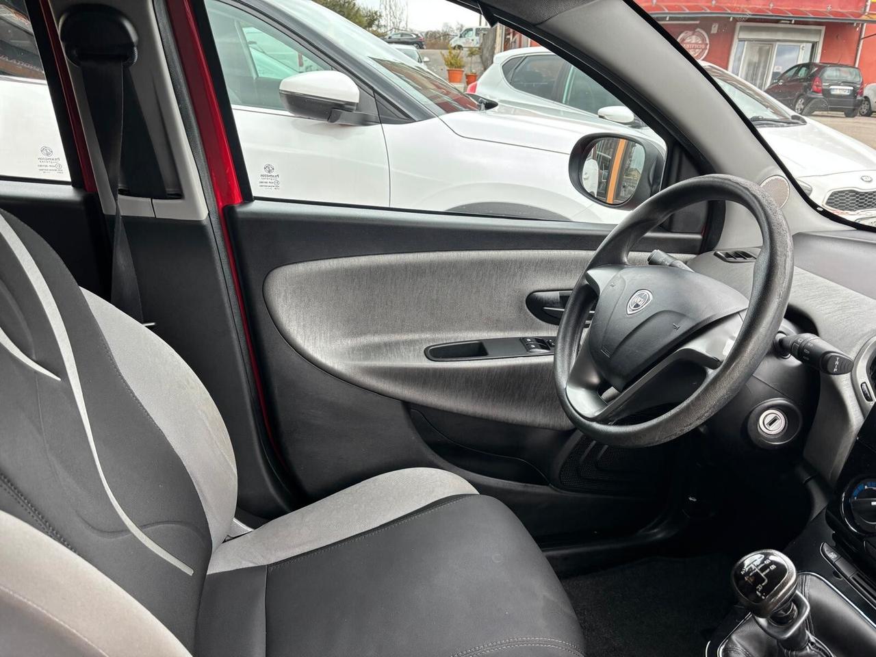 Lancia Ypsilon 0.9 TwinAir 85 CV 5 porte Metano Ecochic Gold