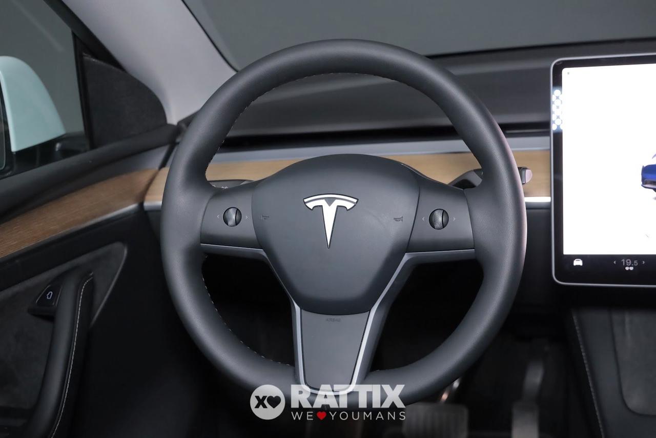 Tesla Model Y motore elettrico 153kW Long Range Dual Motor AWD + tetto panoramico