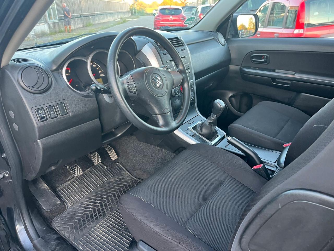Suzuki Grand Vitara 1.6 16V 3P 40.000 KM