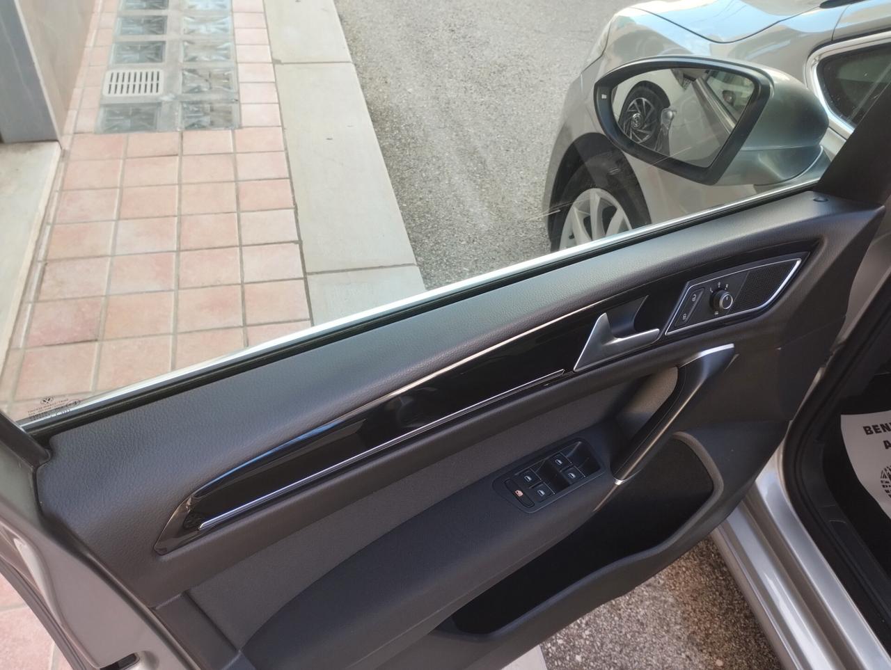 VOLKSWAGEN GOLF SPORTSVAN 1.4 TSI HIGHLINE 125 CV | BENZINA