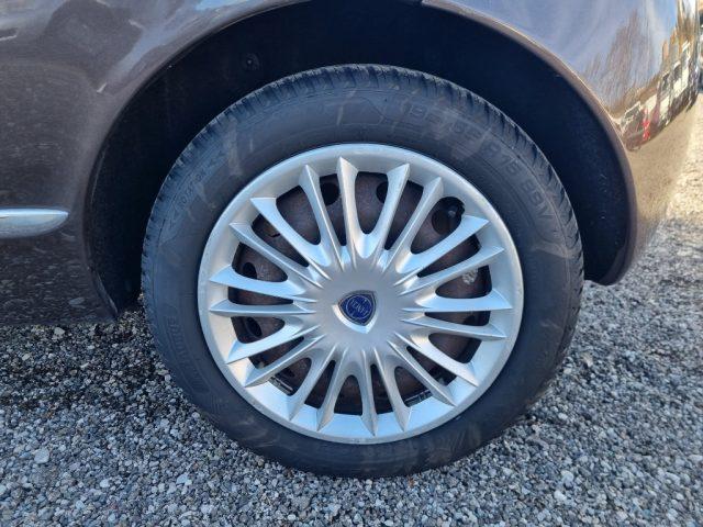 LANCIA Ypsilon 1.2 69 CV Diva