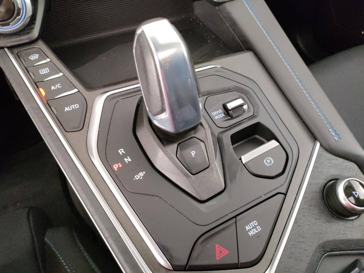 Lynk & Co 01 1.5 td phev auto