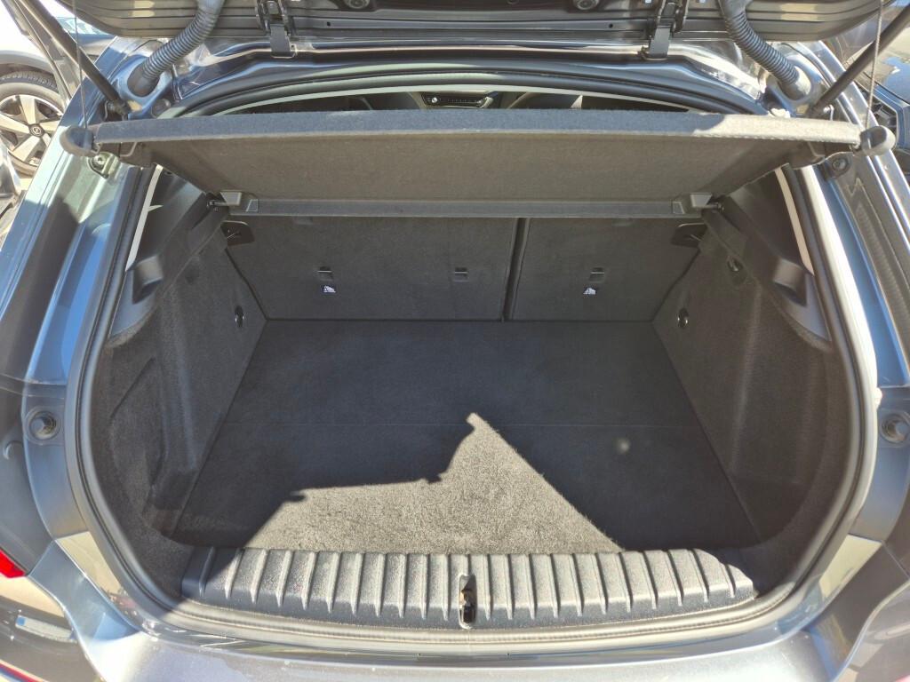 BMW NEW 116d Business Advantage