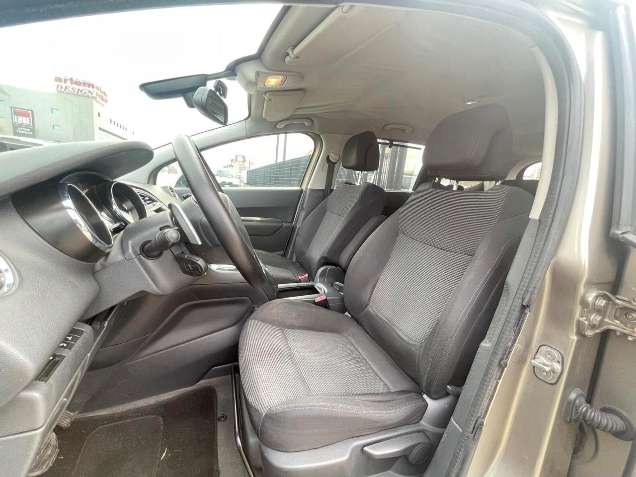 Peugeot 5008 1.6 e-HDi 112CV Stop&Start cambio robotizzato Family