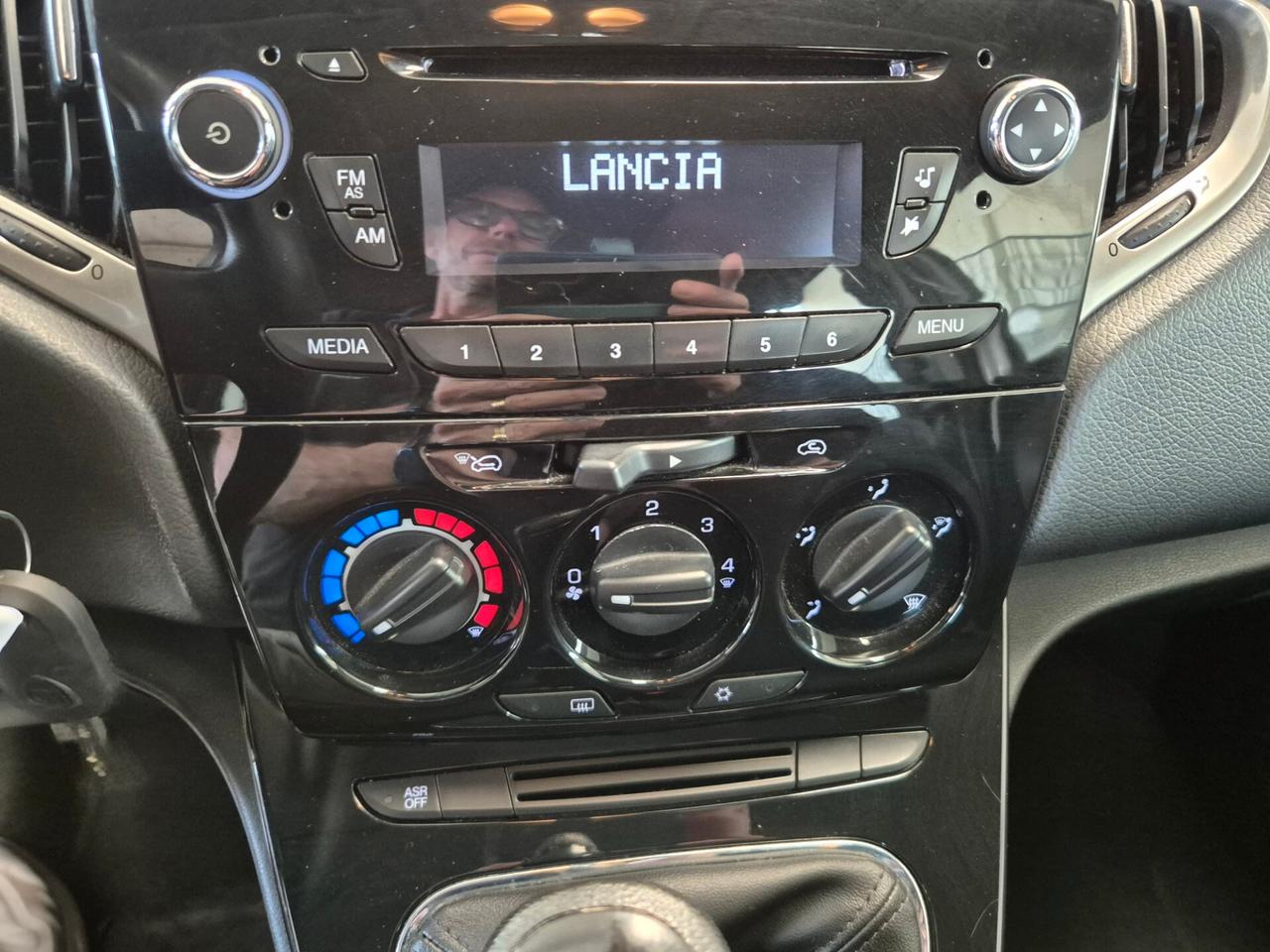 Lancia Ypsilon 1.2 69 CV 5 porte Gold