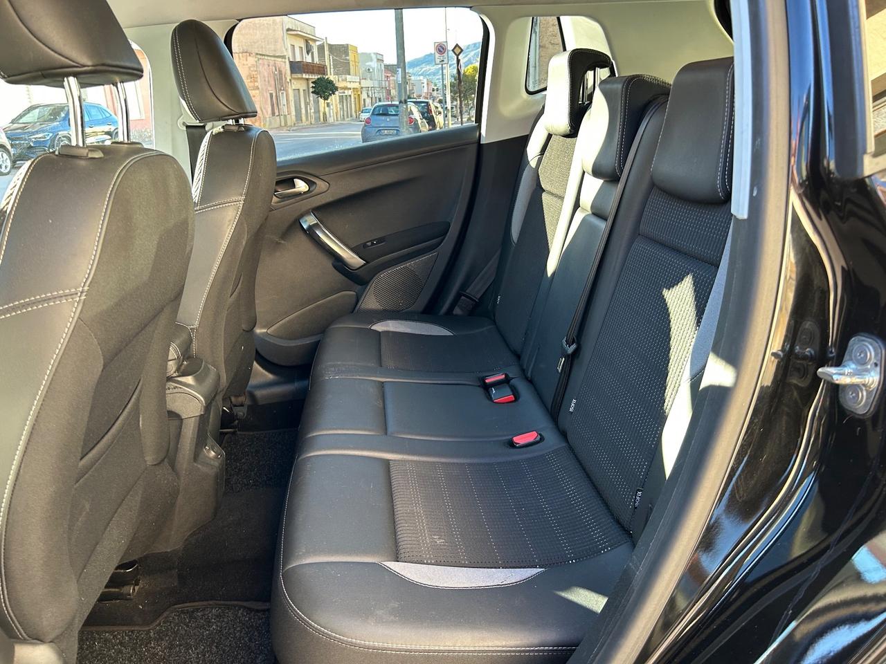 Peugeot 2008 BlueHDi 100 S&S Black Matt