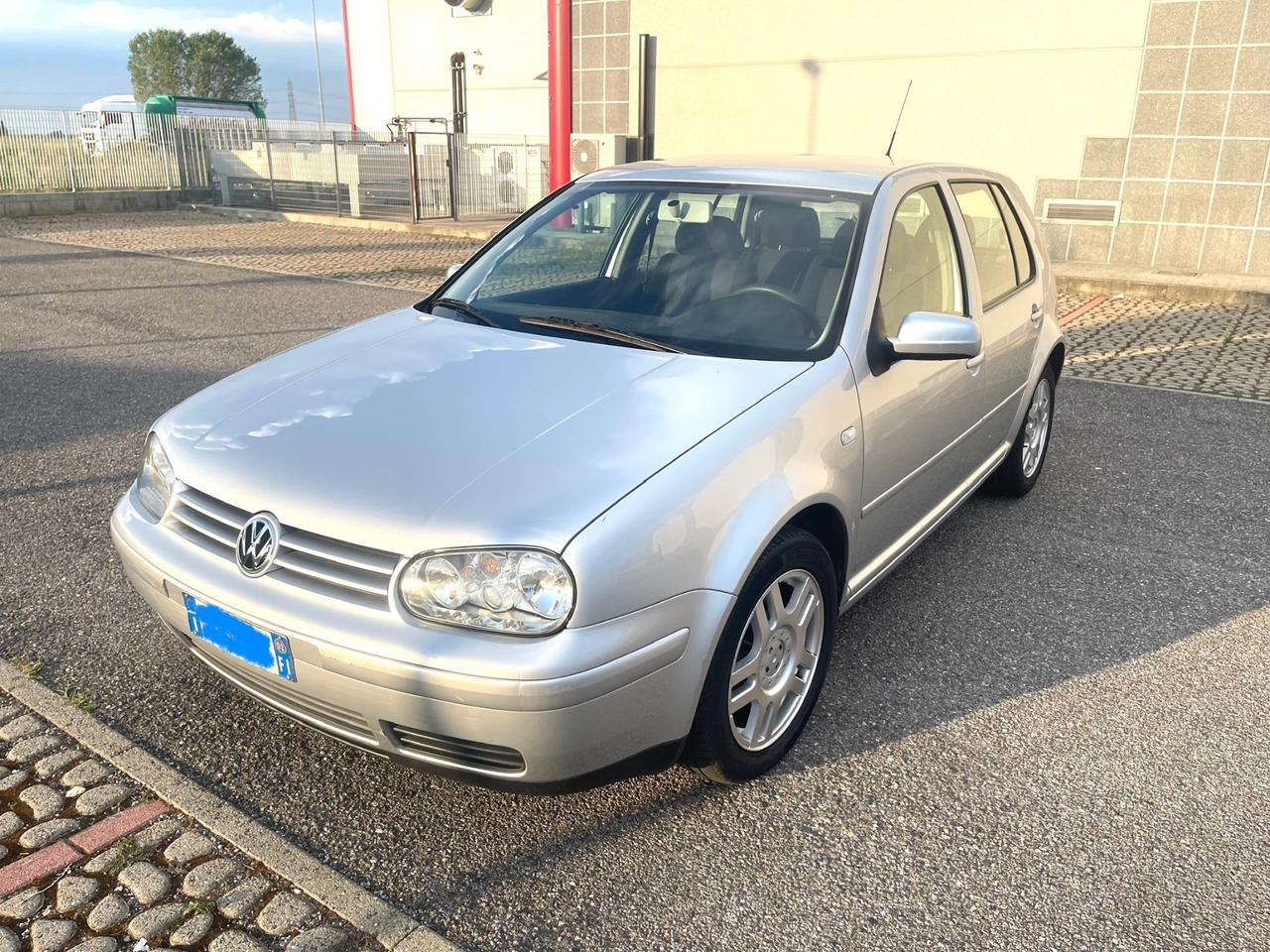 Volkswagen Golf 1.6 16V cat 5 porte Highline